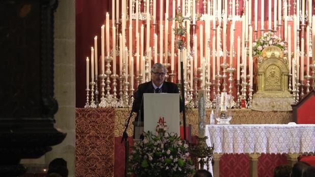 Antonio Capdevila piropea a las glorias de Córdoba con un pregón de oraciones íntegramente en verso