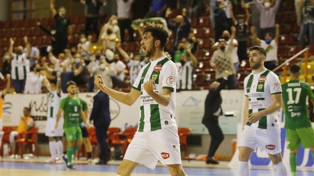 El Córdoba Patrimonio supera a la UMA Antequera y abre hueco por la permanencia (3-0)