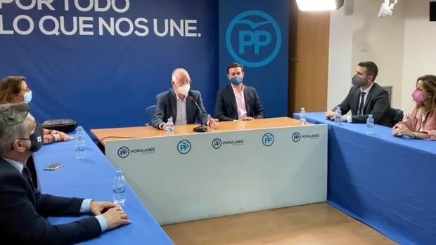 El PP de Almería se renueva: Gabriel Amat da al fin «un paso al lado» y Javier A. García será el presidente