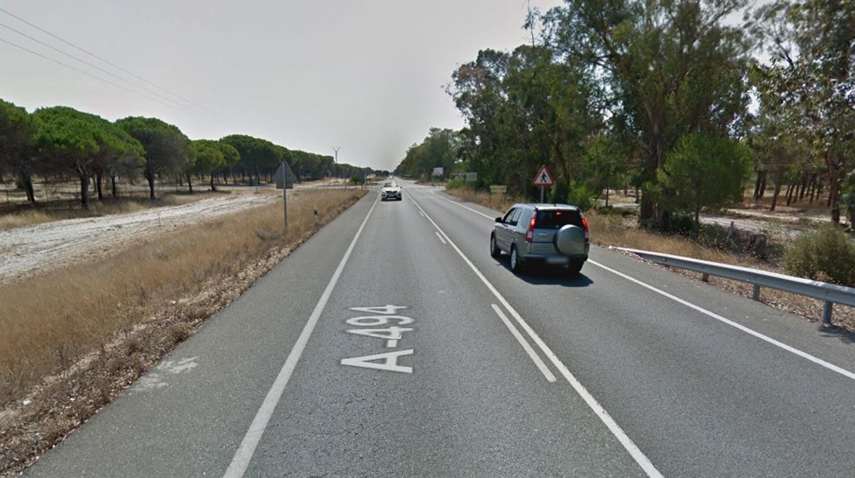 Coches en la carretera donde ha tenido lugar el accidente mortal