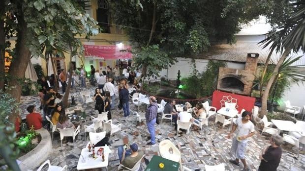 Los okupas de un palacete público de Málaga se hacen fuertes: ahorran para rehabilitarlo