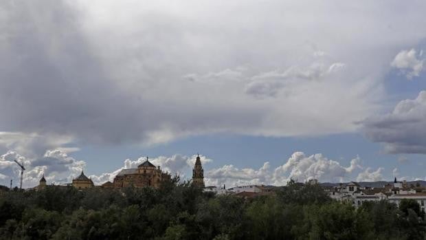 Lunes con algo de lluvia a primera hora y algunas nubes por la tarde en Córdoba