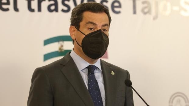 Juanma Moreno pide «disciplina» durante estos días para poder contener la cuarta ola