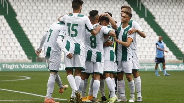 Doblete de triunfos para Córdoba B y Pozoblanco