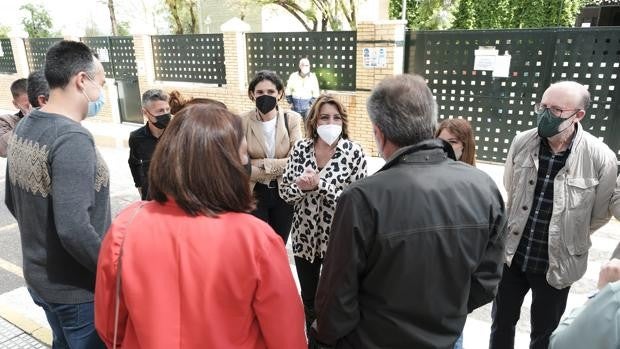 Susana Díaz cuestiona que el PSOE andaluz tenga que adelantar las primarias «sin un horizonte de anticipo electoral»