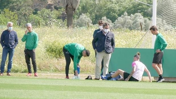 El extremo del Córdoba CF Samu Delgado, posible recaída de su lesión