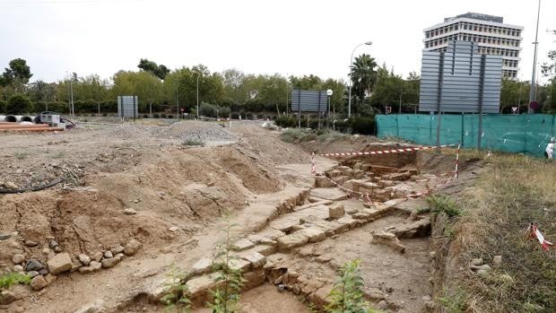 Las constructoras del Materno Infantil del Reina Sofía de Córdoba estudian aún si dejan o no a la obra