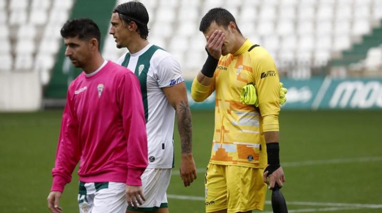 Edu Frías, Farrando y Javi Flores tras el partido ante el Tamaraceite