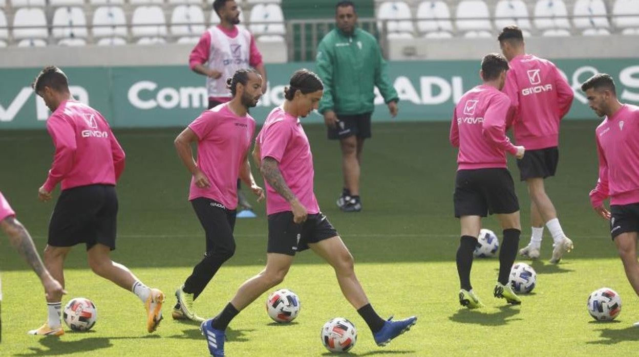 Entrenamiento de la primera plantilla del Córdoba en El Arcángel