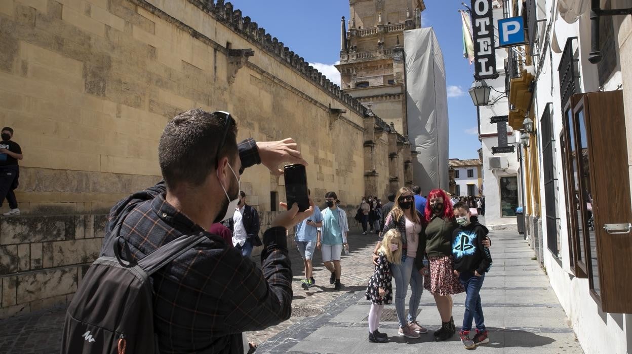 Los hoteles de Córdoba prevén mejorar la ocupación los fines de semana de los Patios: irá del 50% al 60%