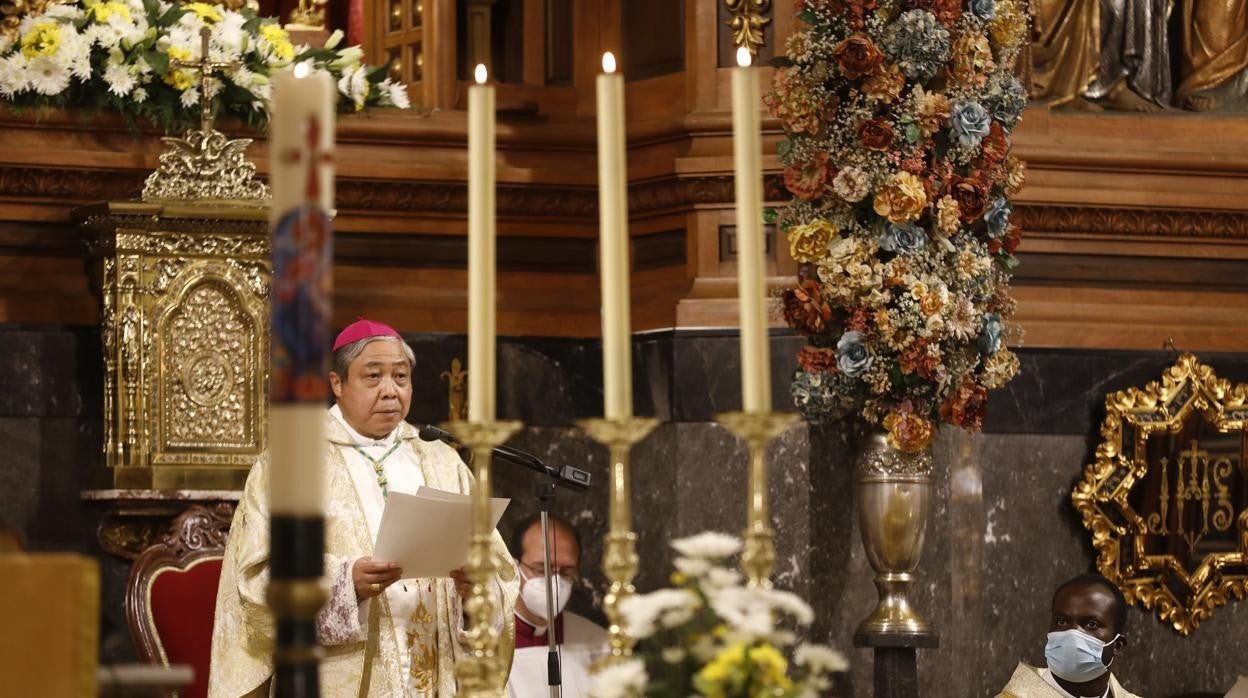 El Nuncio, durante su homilía en la basílica de San Juan de Ávila