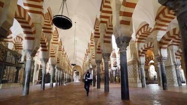 El PSOE vota contra revertir las inmatriculaciones por la Iglesia, como la de la Mezquita-Catedral de Córdoba