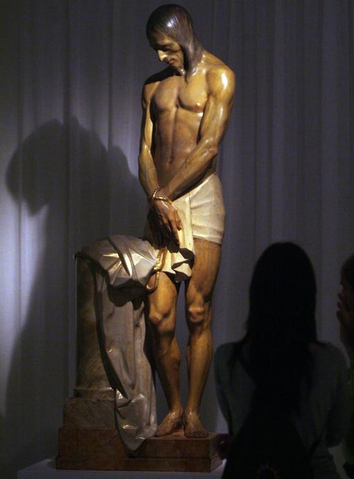 Cristo atado a la columna, la única obra en madera policromada de Mateo Inurria; la imagen se venera en Guernica y visitó Córdoba en 2007