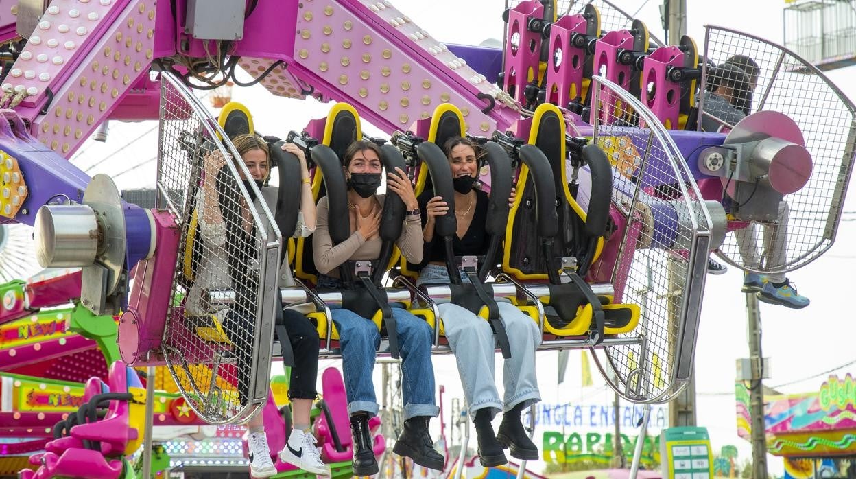 Atracciones de Vive Park instaladas en Sevilla en marzo