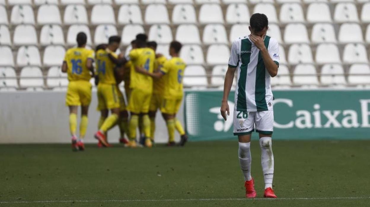 Luismi Redondo en el último partido ante el Cádiz B