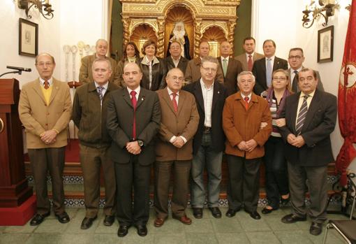 Miembros de la comisión para la coronación de la Virgen de Linares