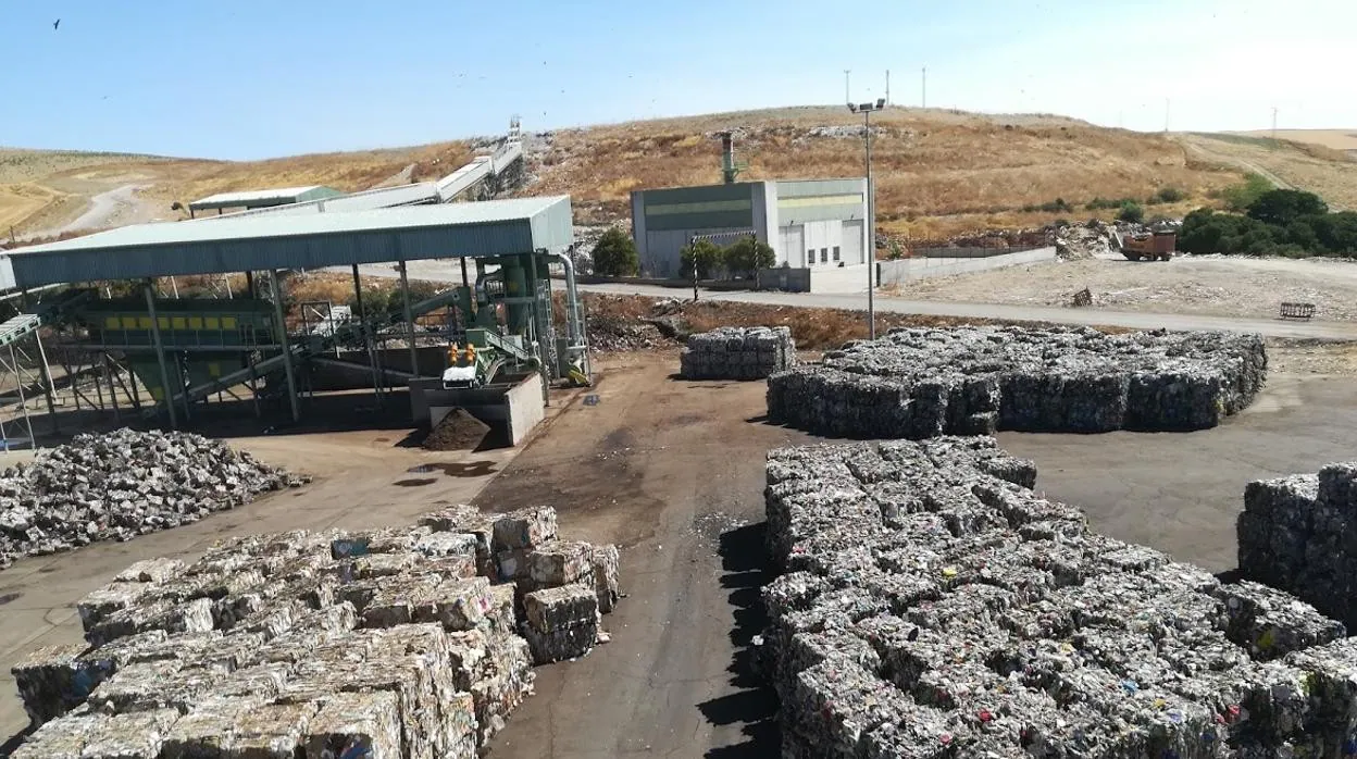 A Sadeco llegan casi 50 camiones diarios de residuos