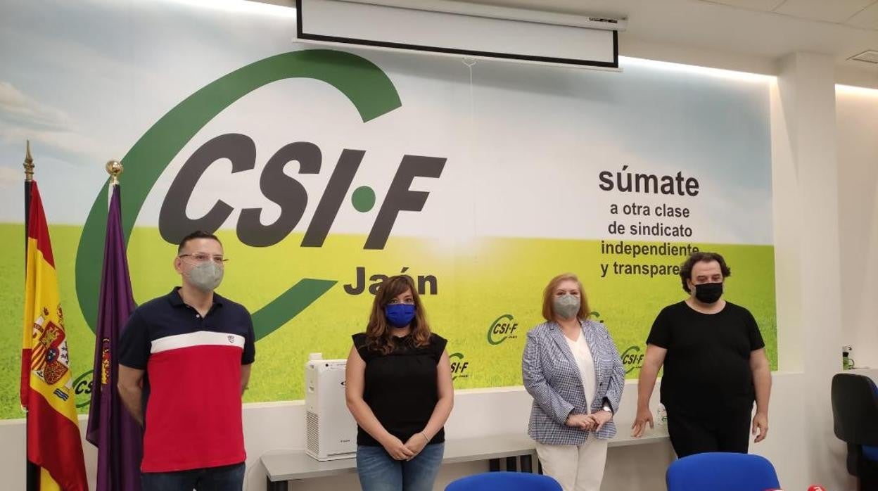 Miembros de la CSIF que han denunciado la situación de los trabajadores