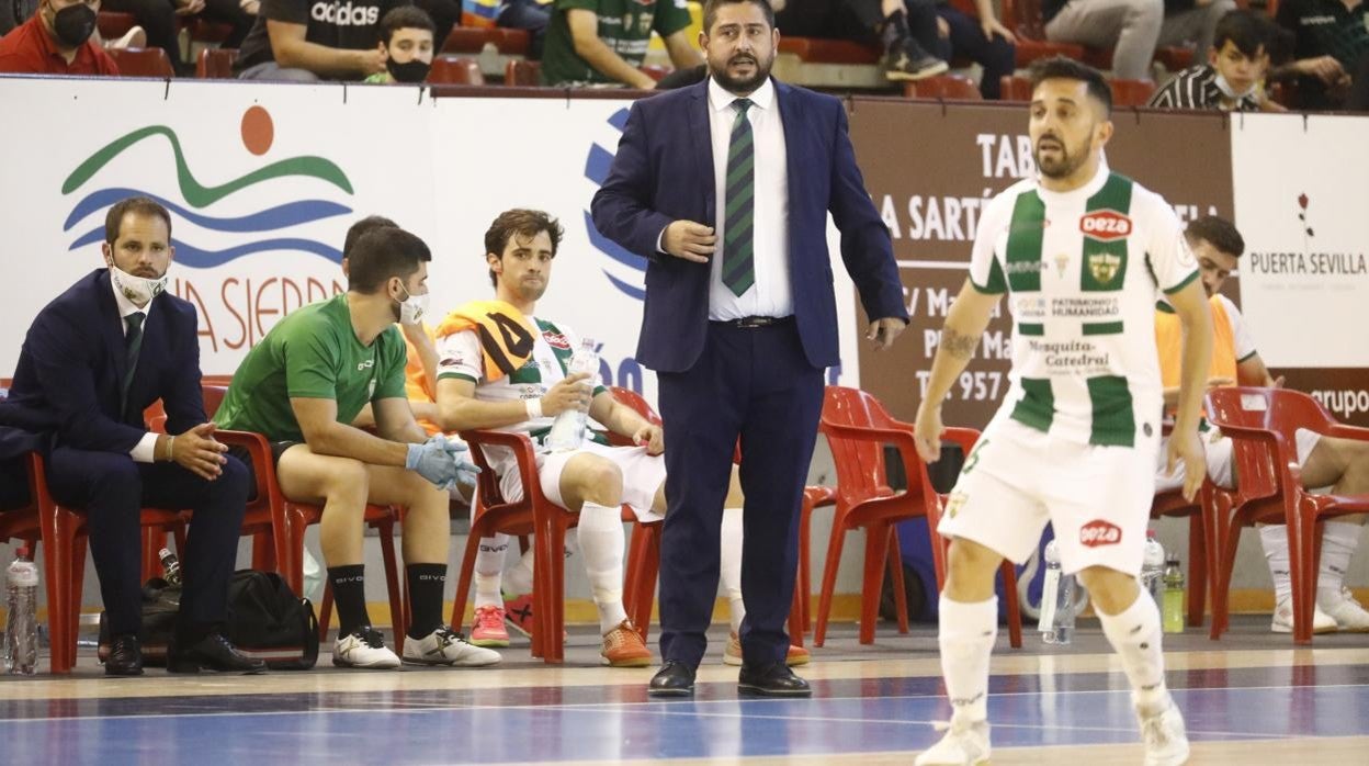 El entrenador del Córdoba CF, Josan González