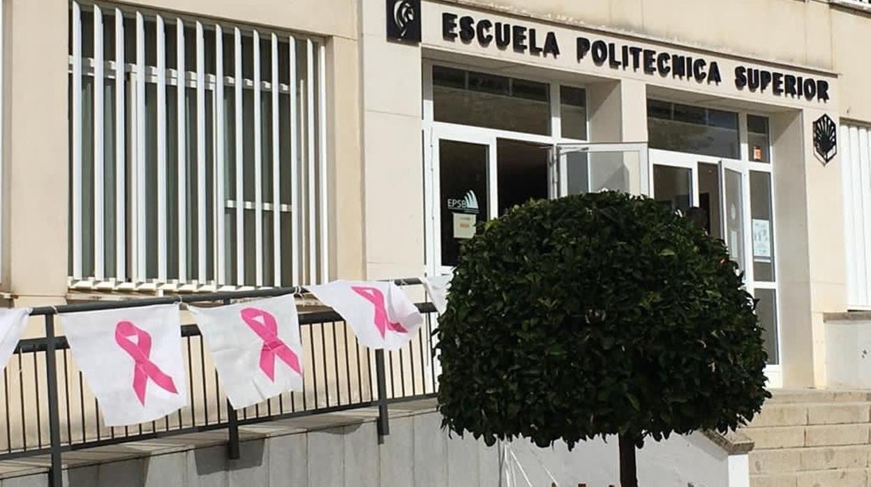 Imagen de la entrada a la Escuela Superior Politécnica de Belmez