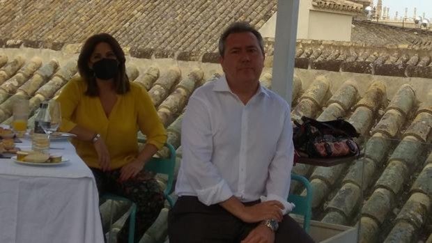 Juan Espadas se muestra a favor de negociar con Juanma Moreno «lo que sea bueno para la gente»