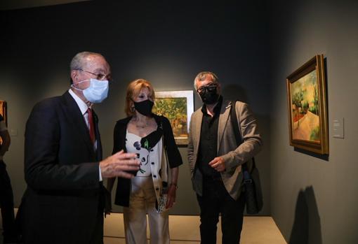 De la Torre, Carmen Thyssen y Guillermo Cervera durante la presentación