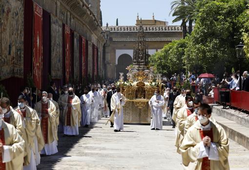 Procesión del Corpus Christi en el Patio de los Naranjos en 2020