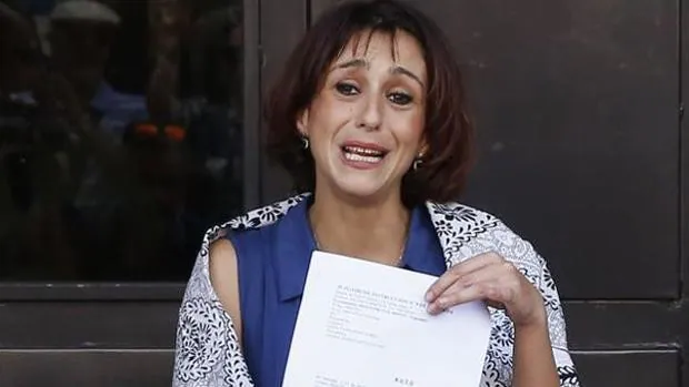 Juana Rivas paga 12.000 euros de indemnización a su exmarido por la sustracción de sus hijos