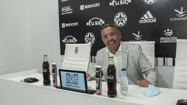 El rompecabezas de la dirección deportiva y el banquillo del Córdoba CF