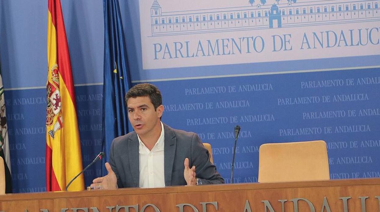 El portavoz de Ciudadanos, Sergio Romero, este miércoles en el Parlamento andaluz