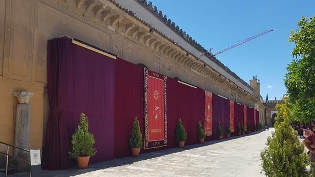 El Patio de los Naranjos de Córdoba luce su mejor cara para la procesión claustral del Corpus Christi