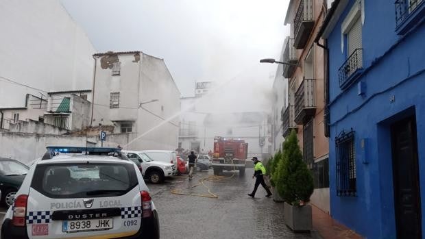 Un rayo provoca un incendio en una vivienda en Rute sin daños personales