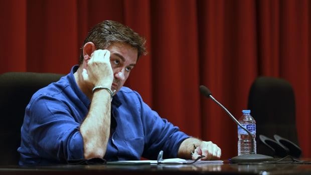 González Calvo, pendiente de su ratificación en el Córdoba CF, avanza el traspaso de Alberto del Moral