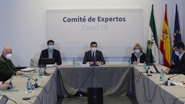 El comité de expertos revisa hoy martes las medidas, sin Juanma Moreno y con mejores datos