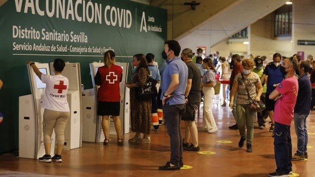 La alta tasa de contagios impide a Andalucía rebajar medidas y pospone la desescalada a julio