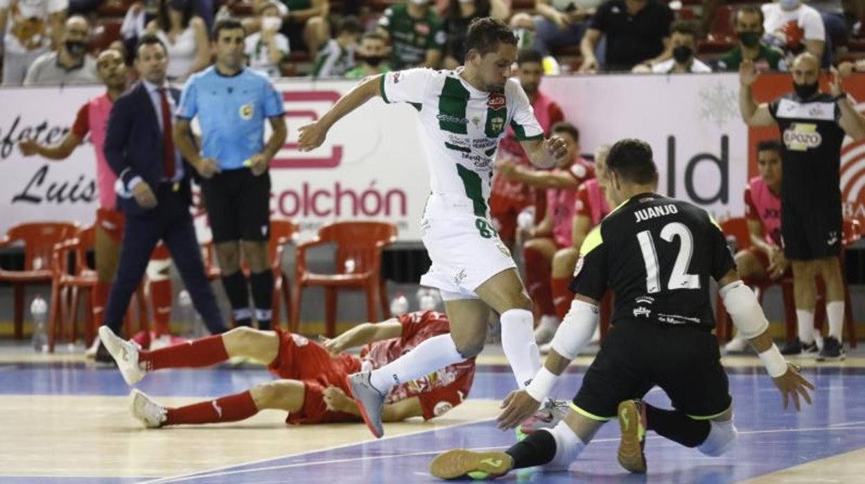 Caio César en el partido ante El Pozo