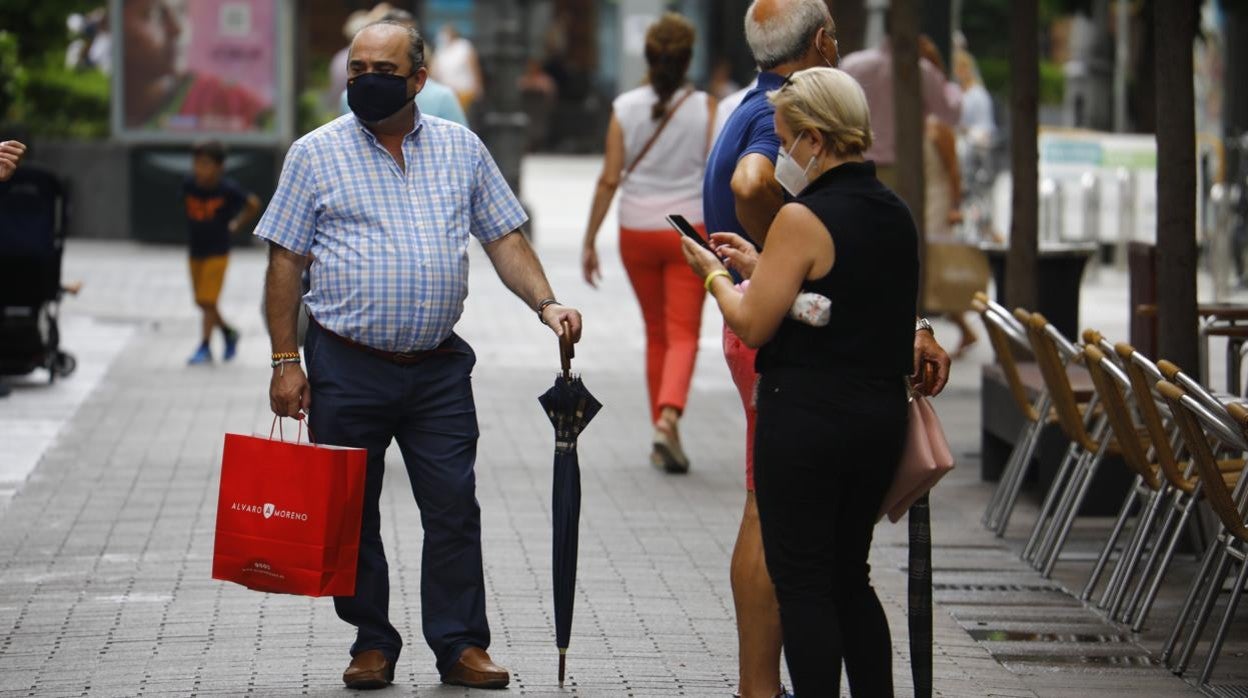 El calor seguirá dando respiro este viernes y cabe la posibilidad de que llueva