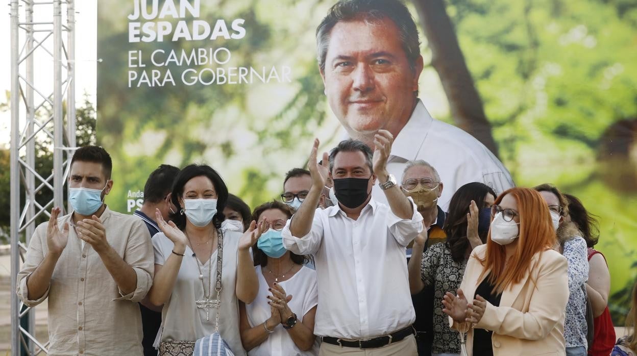 Espadas, en un encuentro con militantes en Córdoba