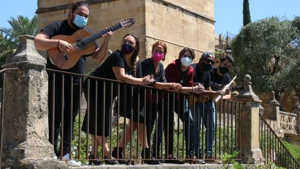 El Gran Teatro de Córdoba estrena 'Negro Blanco Flamenco', un baile a dúo de Manuel Jiménez y Gabriel Matías