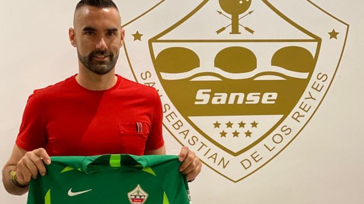 El portero Felipe Ramos, durante su presentación con el San Sebastián de los Reyes