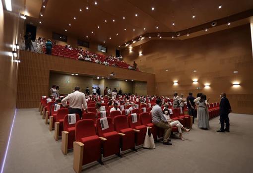 Castro del Río inaugura el Teatro Cervantes tras 25 años sin contar con un gran espacio escénico