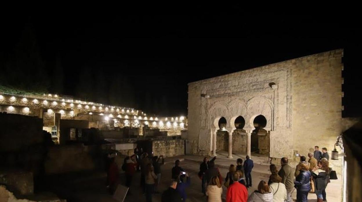 Imagen de archivo de turistas en Medina Azahara