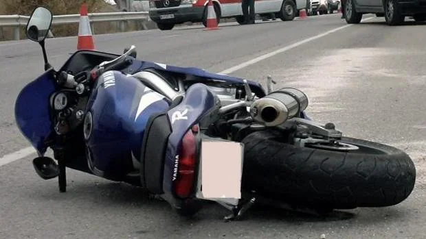 Dos motoristas fallecidos y una herida grave en sendos accidentes de tráfico en Granada y Cádiz