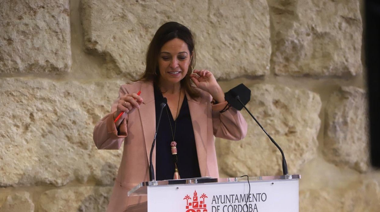 Isabel Ambrosio, en una rueda de prensa en el Ayuntamiento