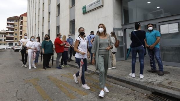 La quinta ola del Covid deja a los centros de salud de Córdoba al borde de la saturación