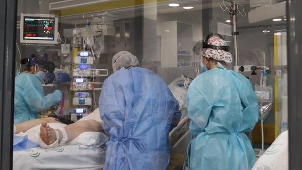 Los nuevos contagios bajan en Córdoba pero también lo empieza a hacer la vacunación con pauta completa