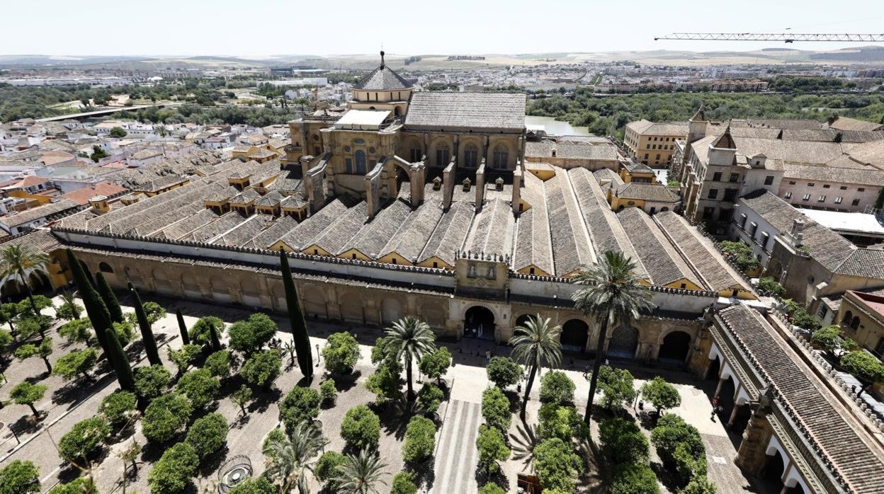 Imagen panorámica del Casco Histórico, con la planta de la Catedral y el Patio de los Naranjos