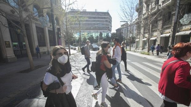 Granada suma cinco fallecidos por Covid en un día, la peor cifra desde mayo