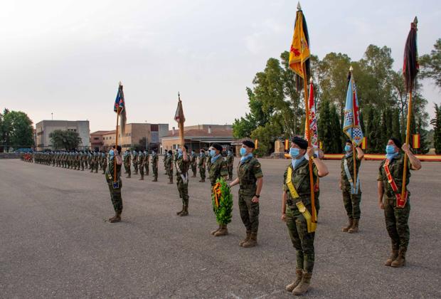 Un momento del homenaje en la Base de Cerro Muriano de la Bri X a los héroes de 'Alcántara'