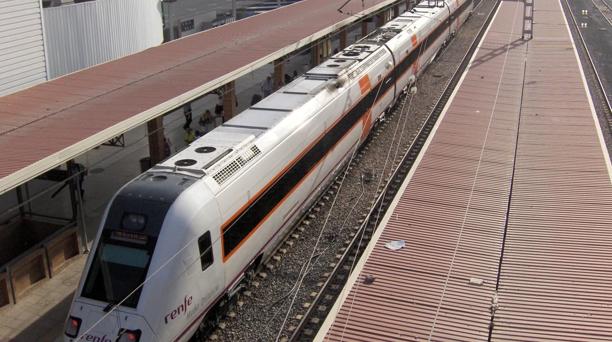 Hoy los trenes volverán a la estación intermodal de Almería capital